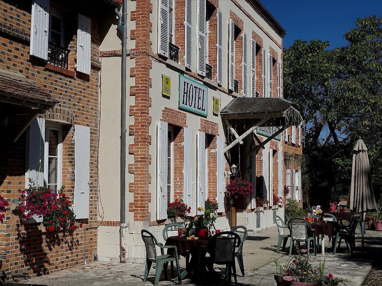 Hotel Restaurant La Sauldraie Salbris Zewnętrze zdjęcie